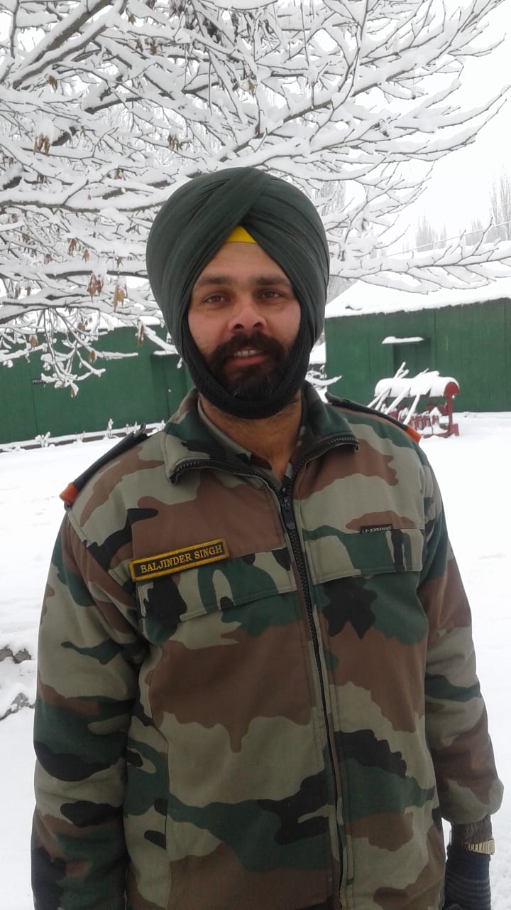  सियाचिन ग्लेशियर में पंजाबी सैनिक का उसके पैतृक गांव ज़हुरा जि़ला होशियारपुर में पूरे सैन्य सम्मान के साथ हुआ अंतिम संस्कार